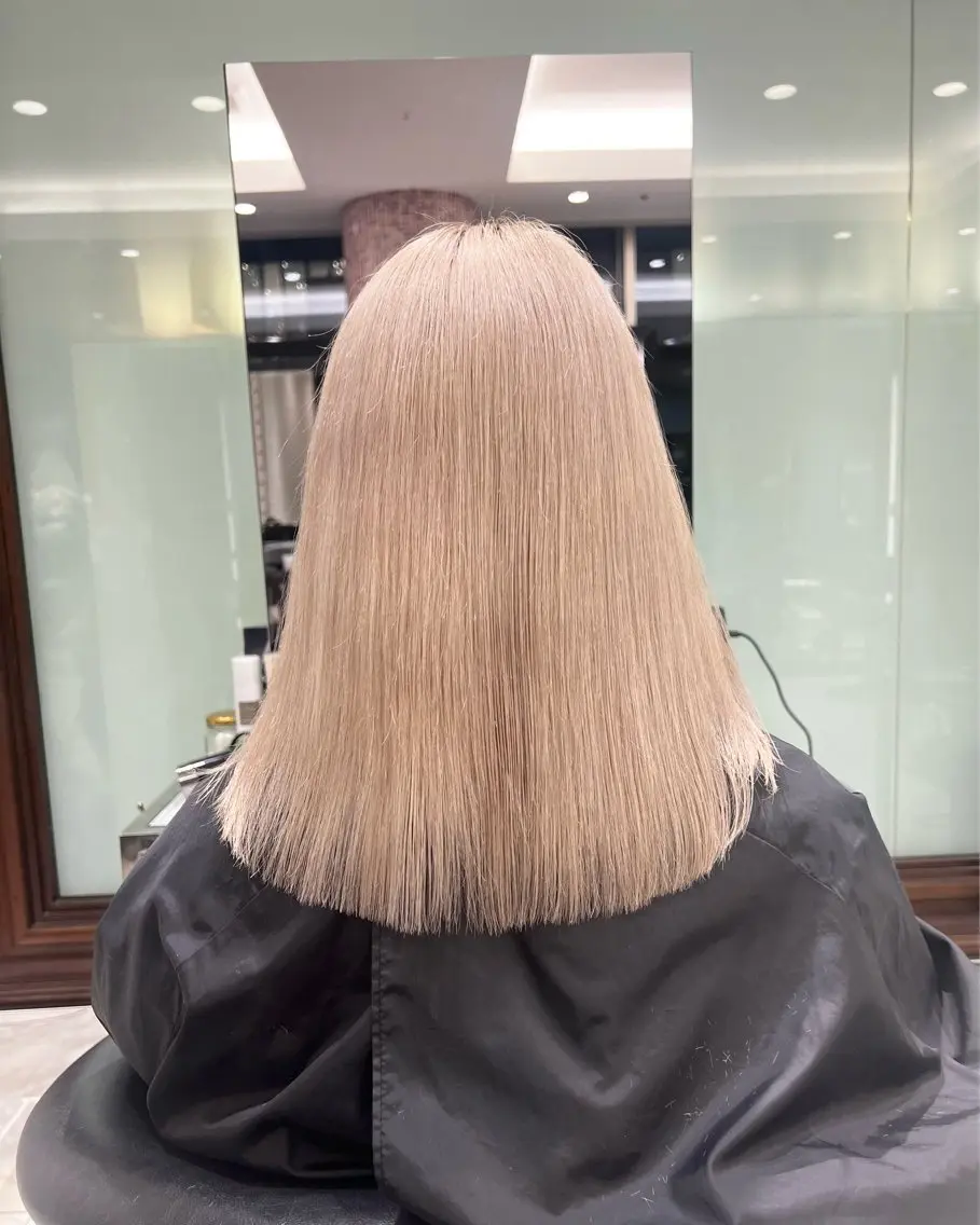 セミロング カラー ベージュカラー ホワイトベージュ ハイトーン特化🫧 Yuseiのヘアスタイル