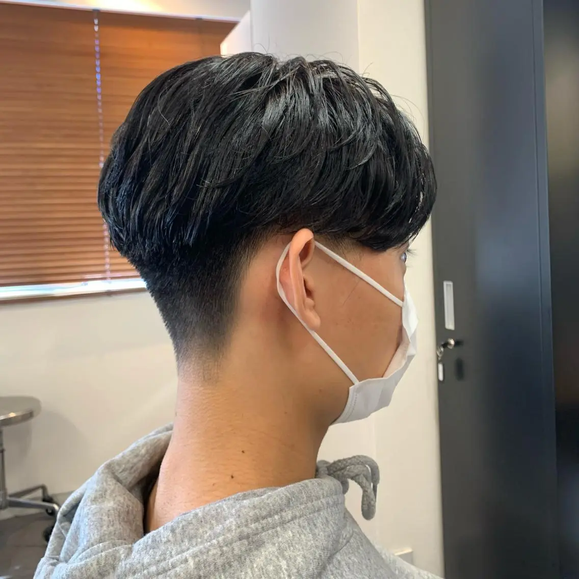 ショート パーマ メンズ センターパート ニュアンスパーマ カット パーマ メンズ特化美容師/ 藤戸 椋のヘアスタイル