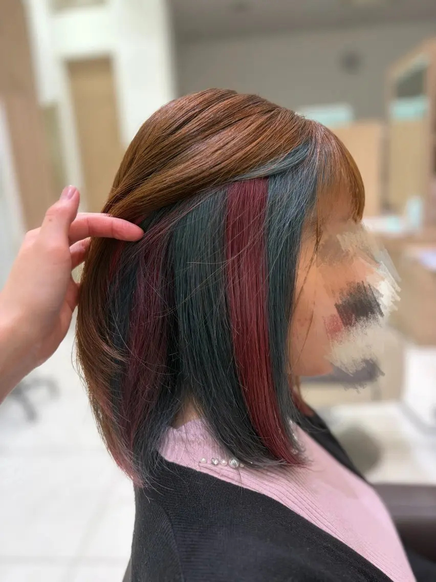 セミロング カット ヘアカラー 🐈‍⬛SARA🎀 縮毛矯正のヘアスタイル
