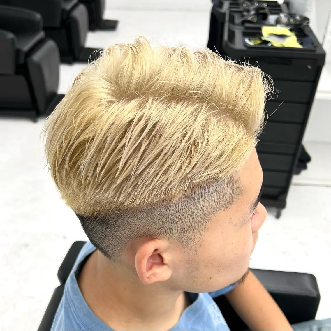 ショート カラー メンズ ベージュカラー ホワイトベージュ カット ヘアカラー 柏メンズカットパーマ NO.1タイチのヘアスタイル