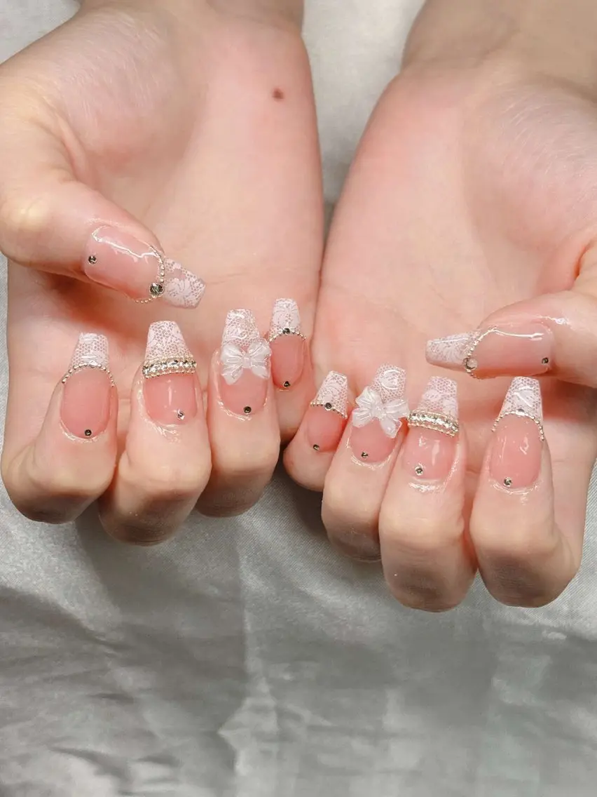 ネイル 長さ出し グラデーション 卒業式 キラキラネイル マグネットネイル ハンドネイル Lee Nailsのネイルデザイン
