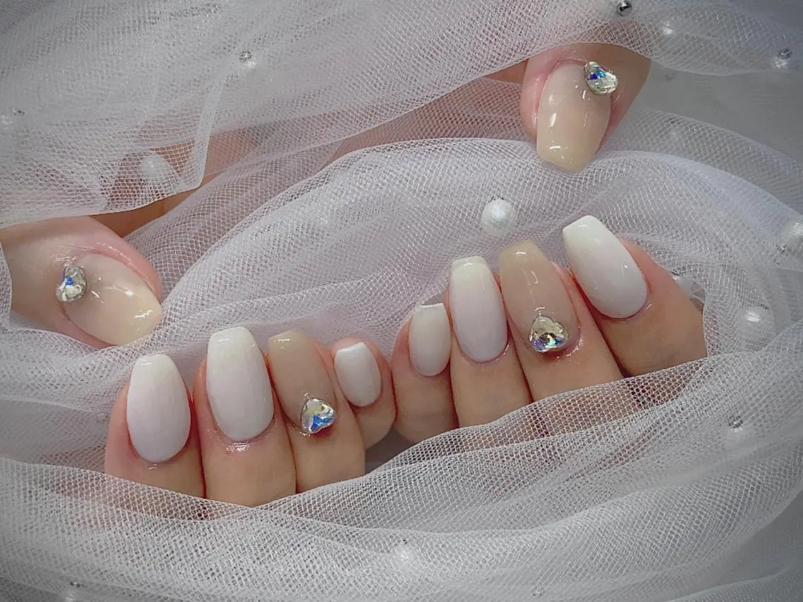 ネイル I-nailロング /ワンホン/キラキラのネイルデザイン