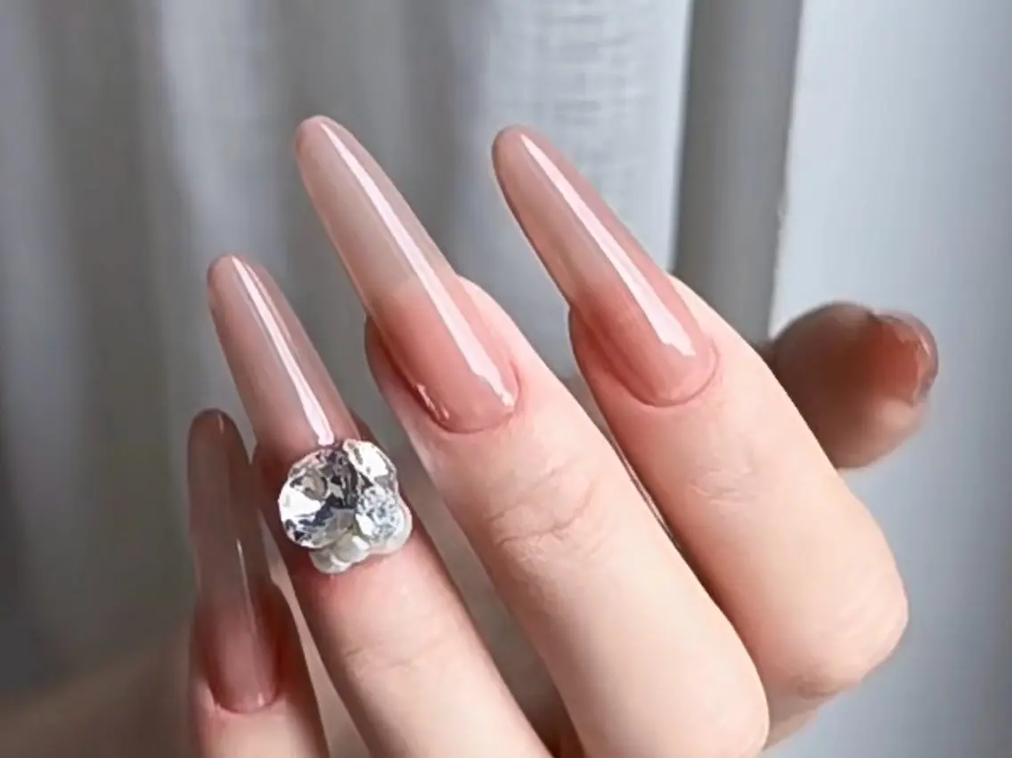 「モデル限定」🩷🩷チップ長さ出し+ワンカラー/ラメグラ ¥5900の写真