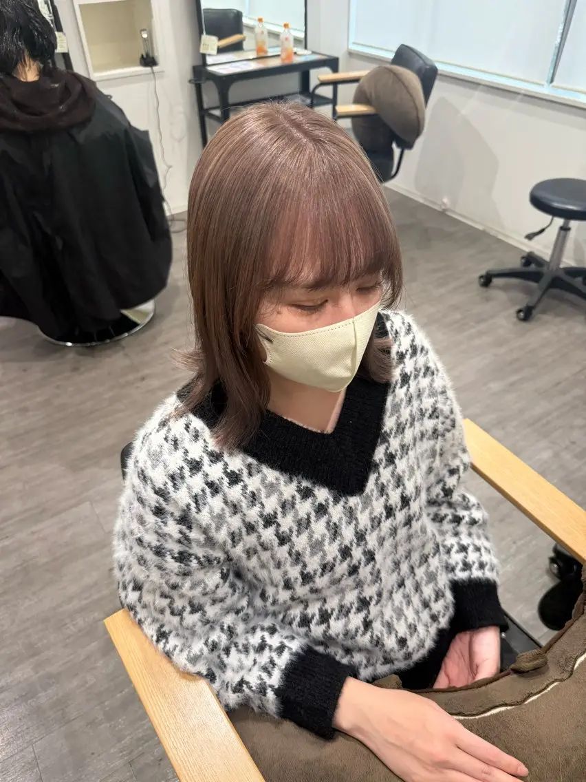 ミディアム カラー グレージュ ミルクティーグレージュ カット ヘアカラー トリートメント 艶髪レイヤー上田 紗也🇰🇷💗のヘアスタイル