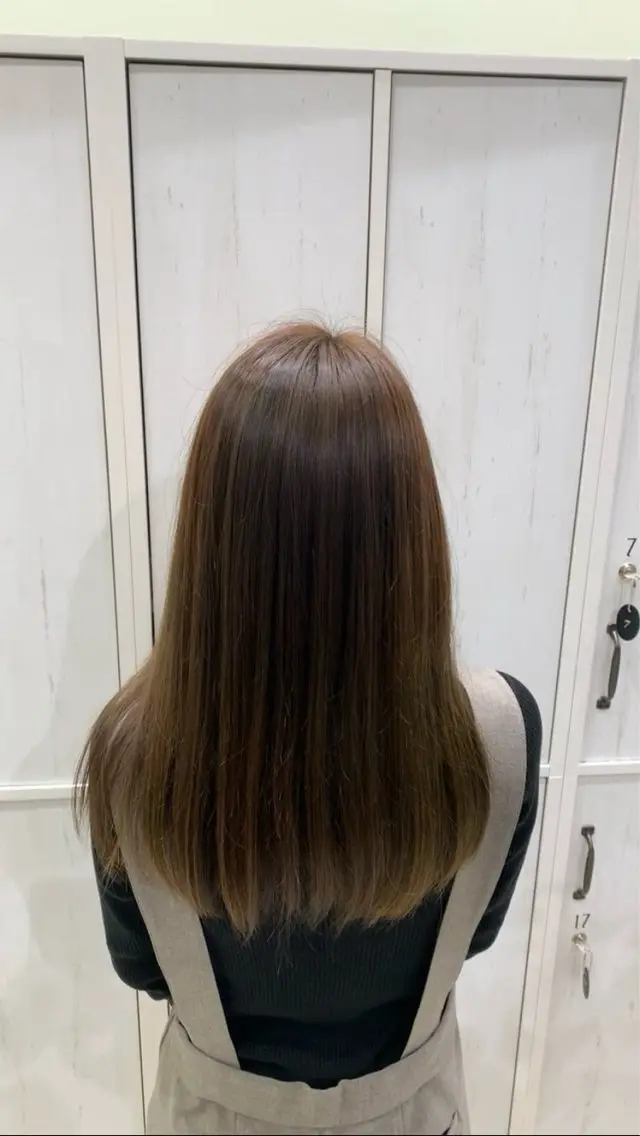 ロング カラー オリーブカラー 髪質改善 谷口 琉希のヘアスタイル