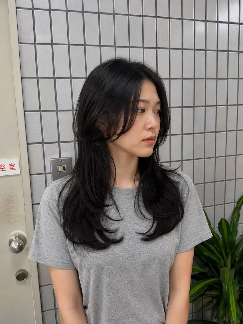セミロング カラー カット トリートメント 大阪ウルフカット ハッシュカットのヘアスタイル