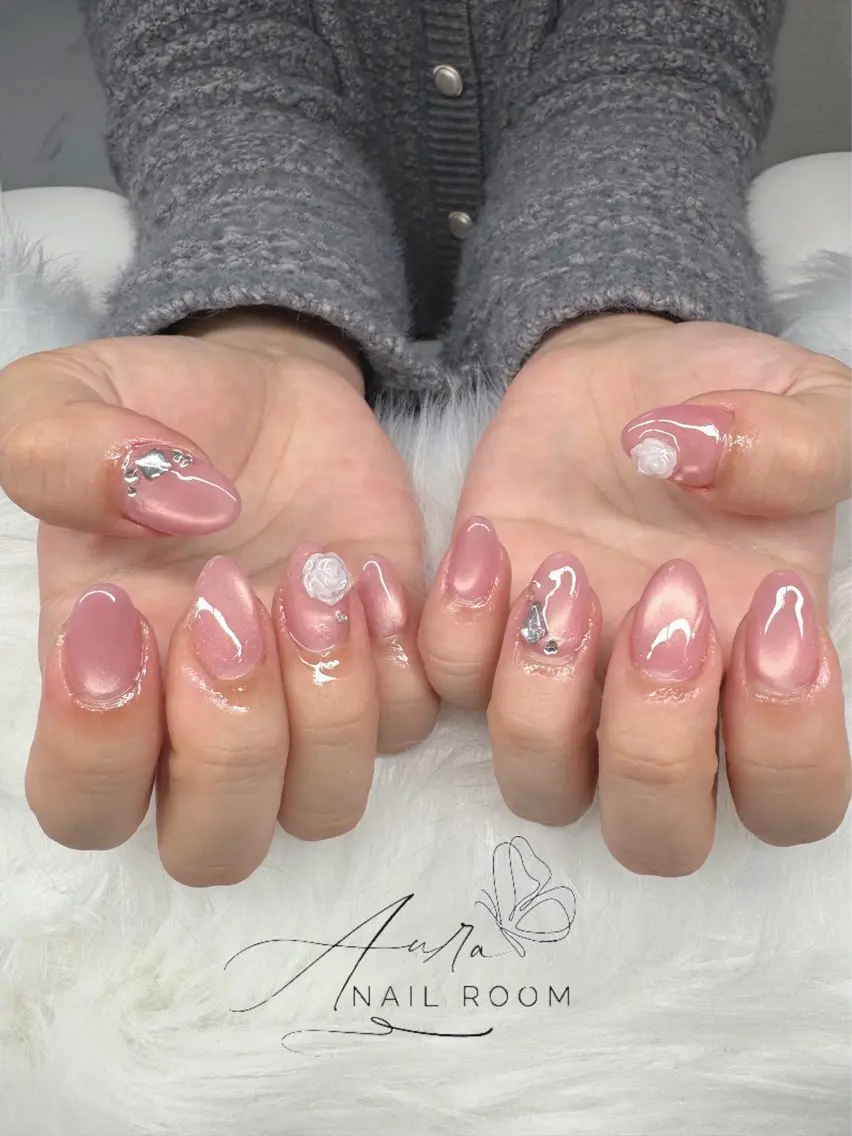 ネイル Luna (Aura nail room)のネイルデザイン