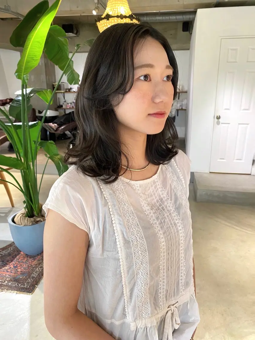 ミディアム カラー くびれヘア くびれレイヤー レイヤーカット 聖 来のヘアスタイル