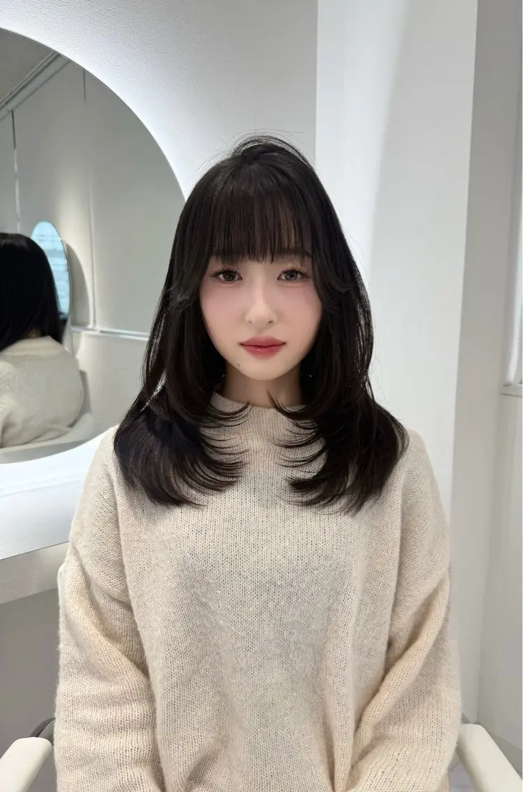 セミロング レイヤーカット🫧 🎀Tomoka🎀のヘアスタイル