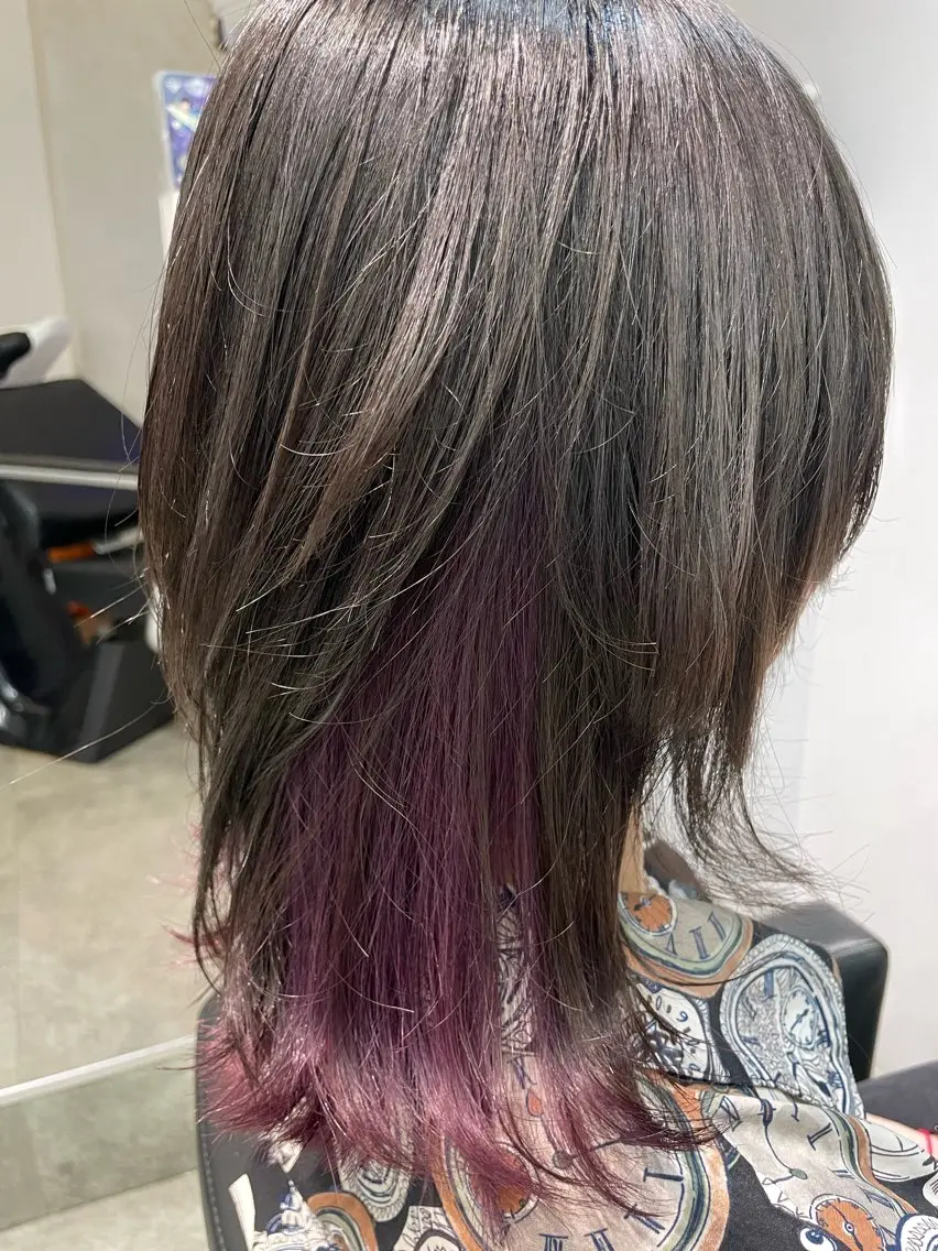 ロング カラー ヘアカラー インナーカラー 推し ブリーチ 髪質改善のヘアスタイル