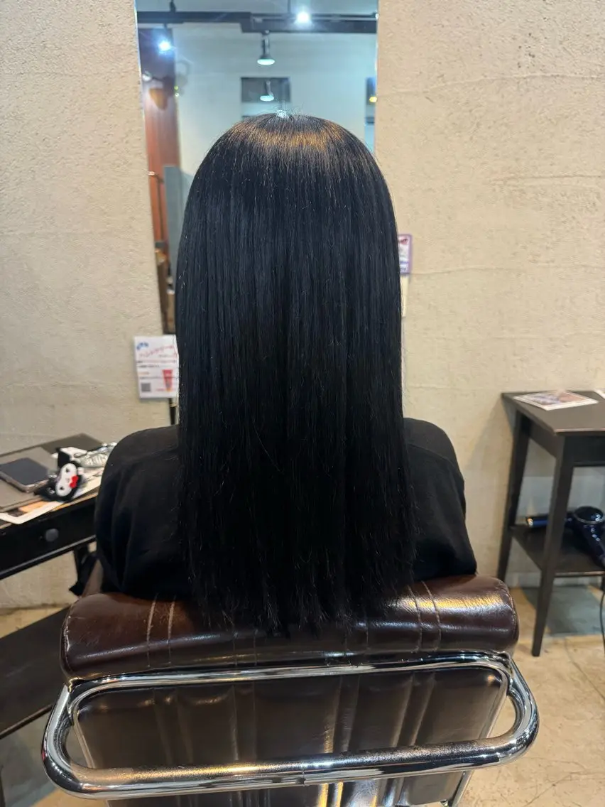 ロング カラー 黒髪 ブルーカラー ブルーブラック 髪質改善カラー透明感 ダブルカラー幕田のヘアスタイル