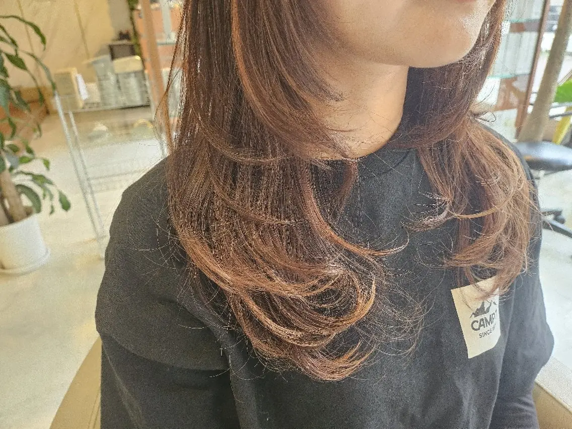ロング レイヤーカット カット ヘアカラー Lita.住吉 オカダ·͜·♡のヘアスタイル