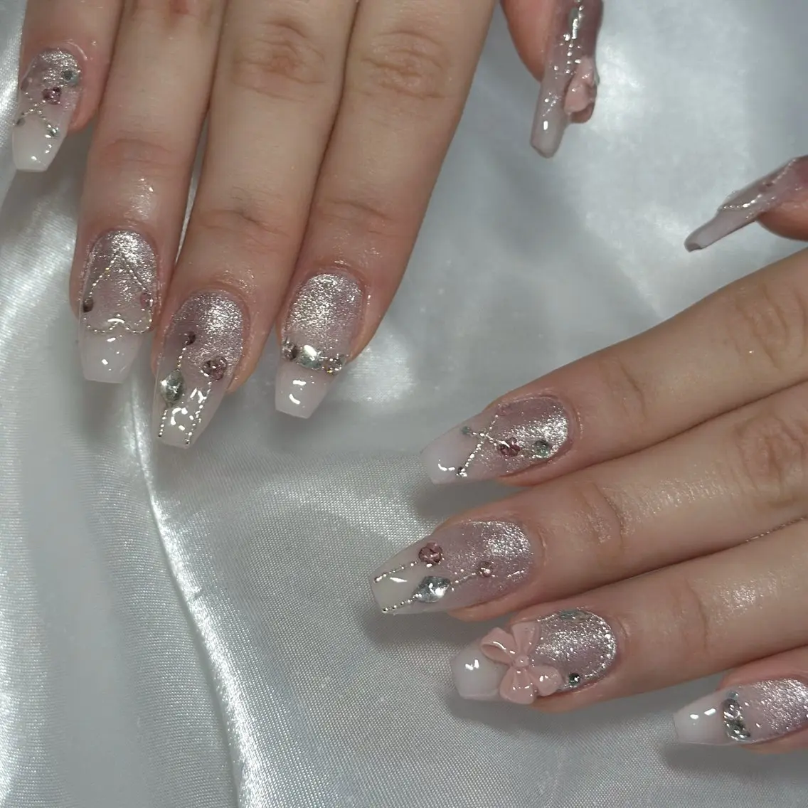 ネイル ハンドネイル フットネイル LAVISH nanamiのネイルデザイン