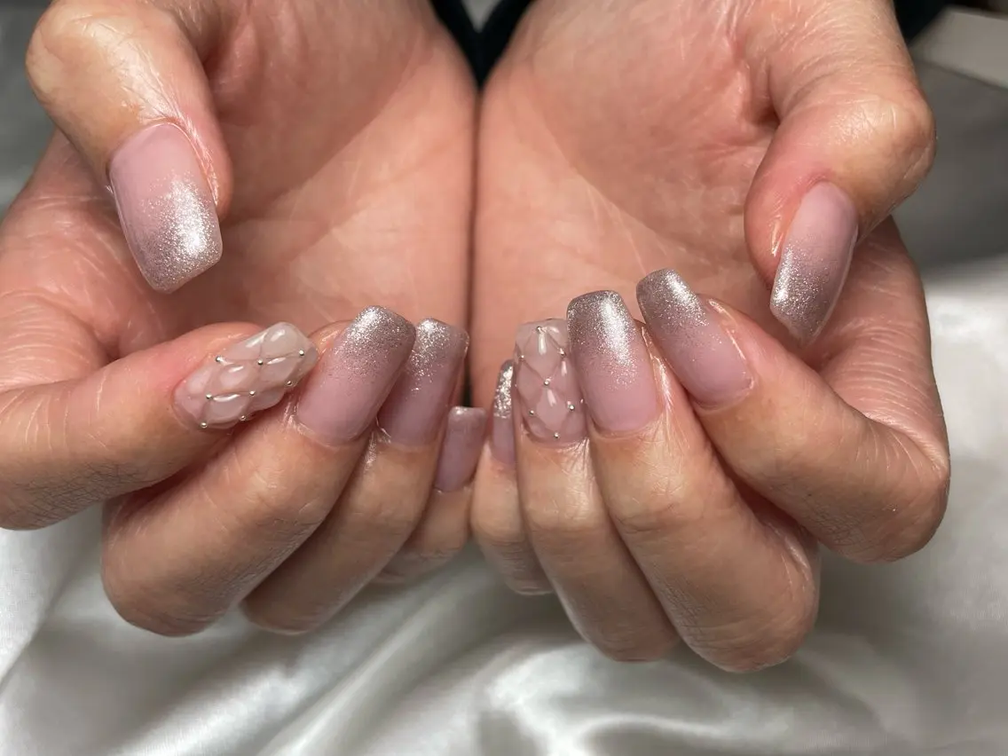 ネイル グラデーション ラメ(グリッター) ラメグラデーション chipi nailのネイルデザイン