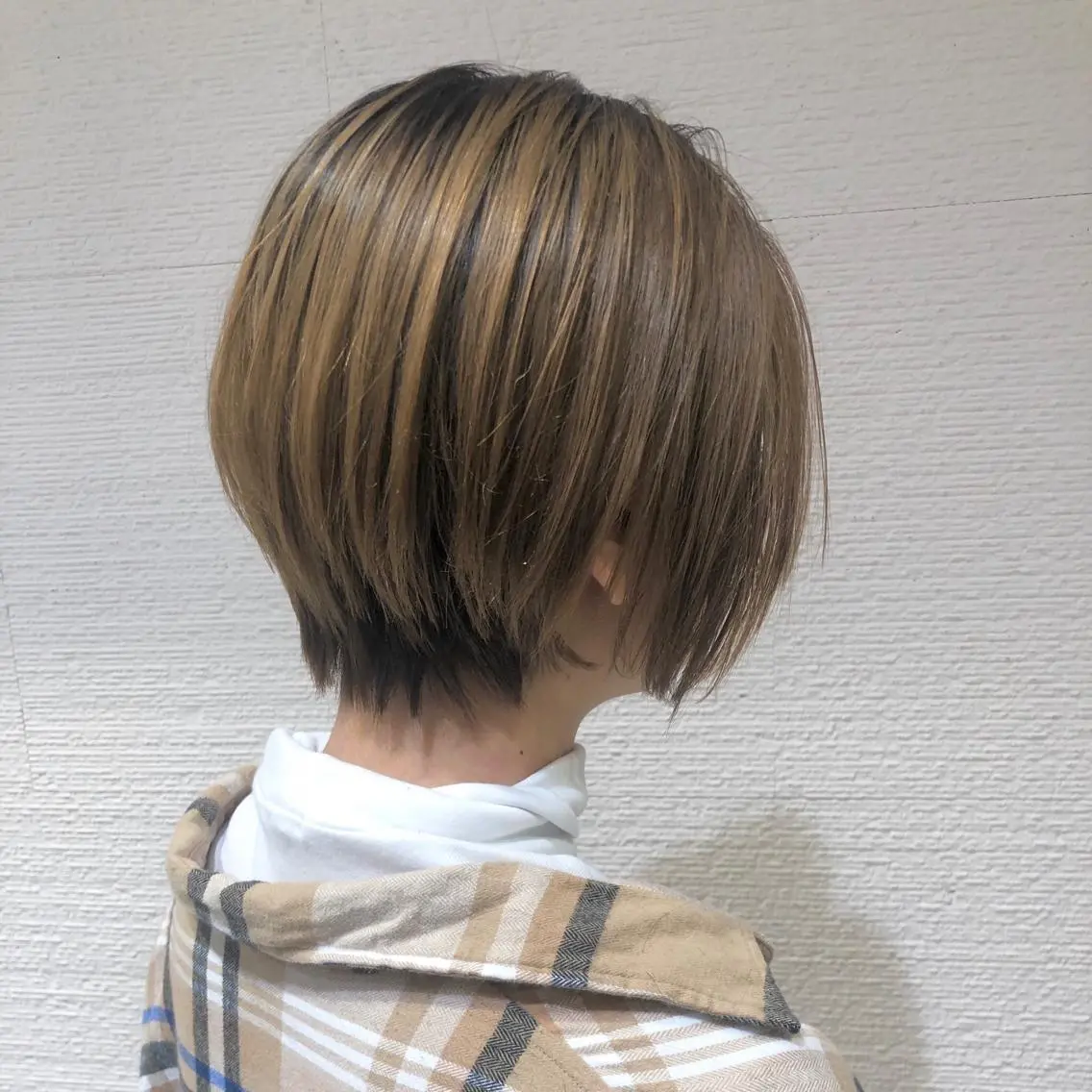 ショート カラー 三鷹で1番ショート ボブをカットする新谷のヘアスタイル