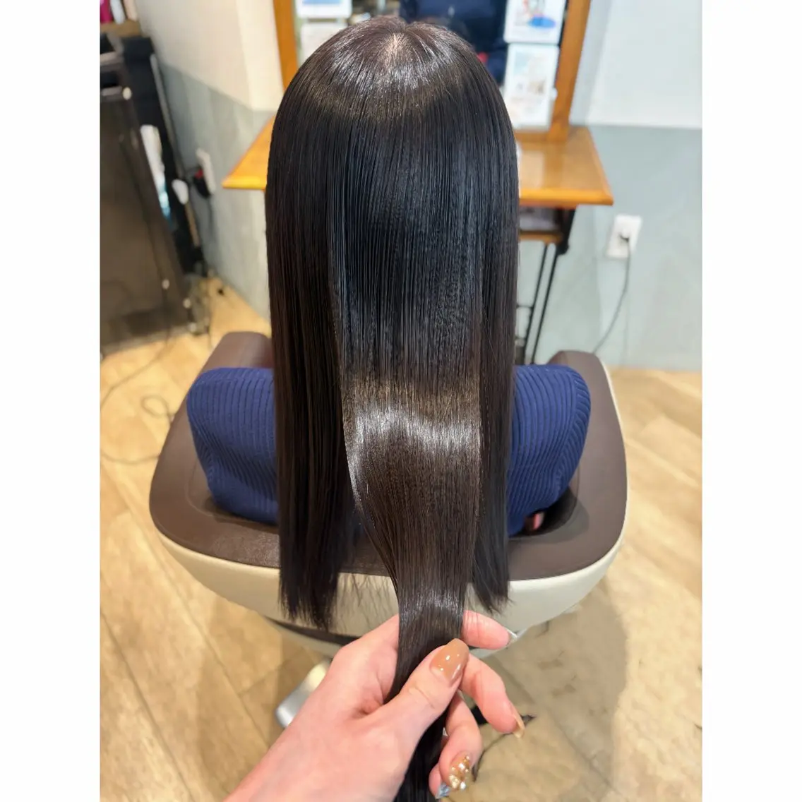 ロング 髪質改善 はしもと あかりのヘアスタイル