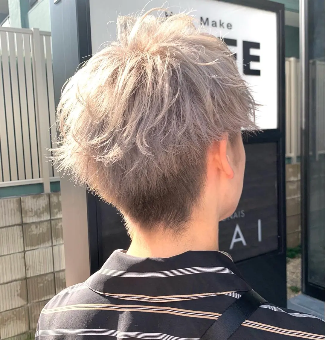 ショート カラー メンズ ベージュカラー ホワイトベージュ マツオカ マコのヘアスタイル