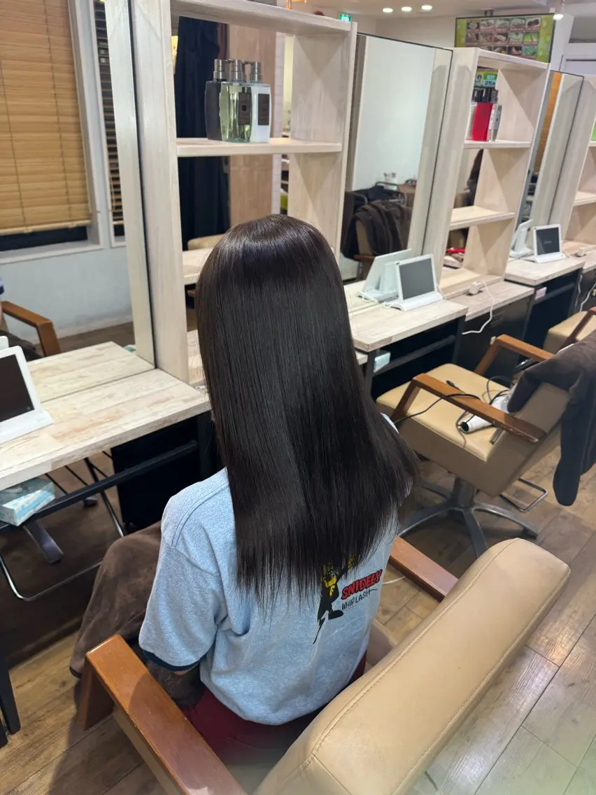 セミロング ヘアカラー RAMU 🎀のヘアスタイル