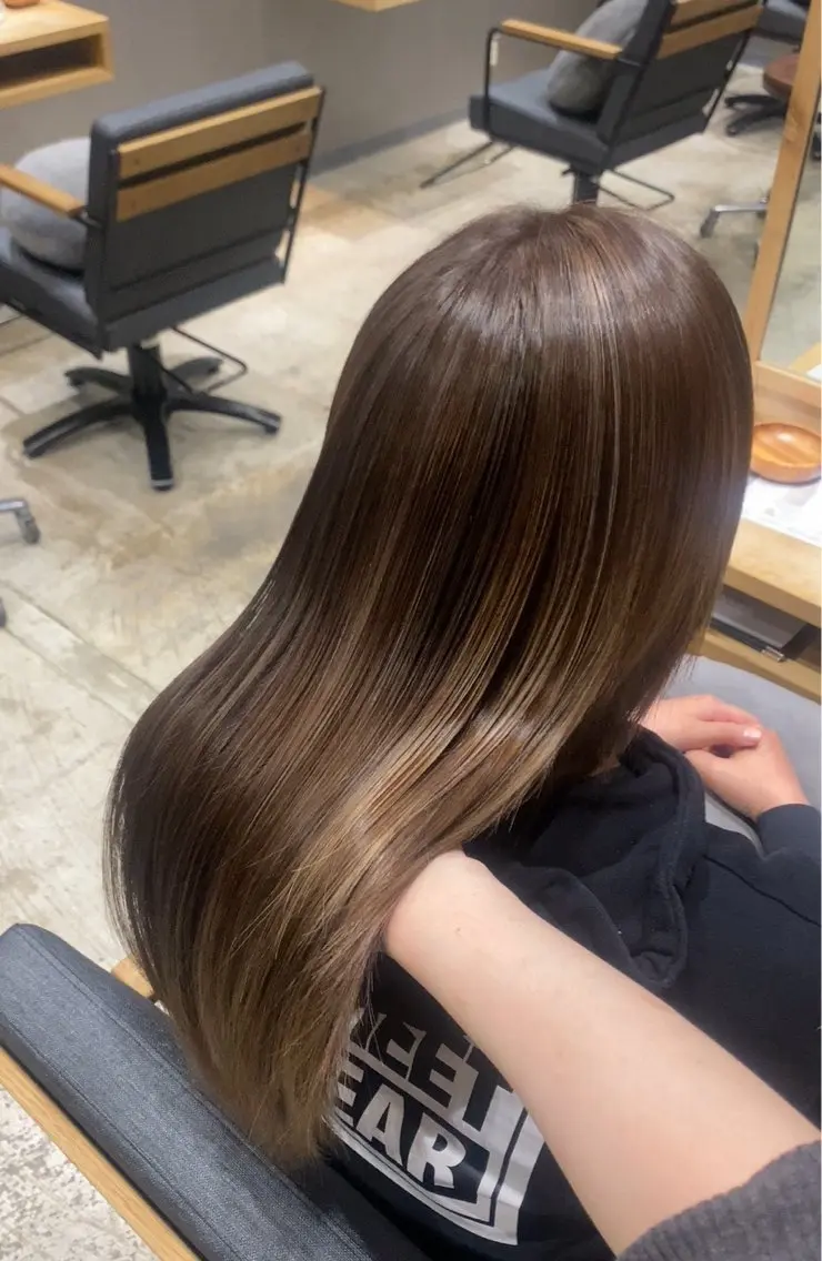 ミディアム ハイライト レイヤーカット ヘアカラー 松本 凪のヘアスタイル