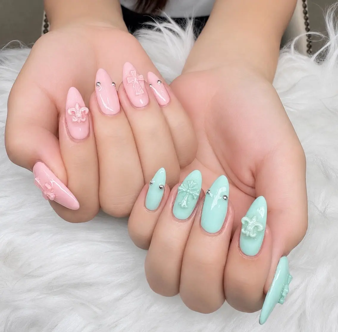 ネイル MIKA RUBY NAIL SLONのネイルデザイン