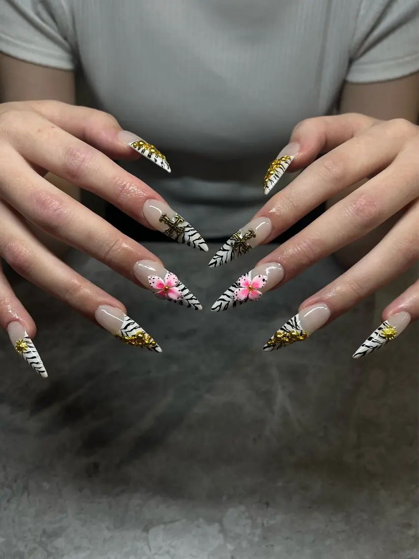 ネイル ハンドネイル IROHA NAIL makoのネイルデザイン