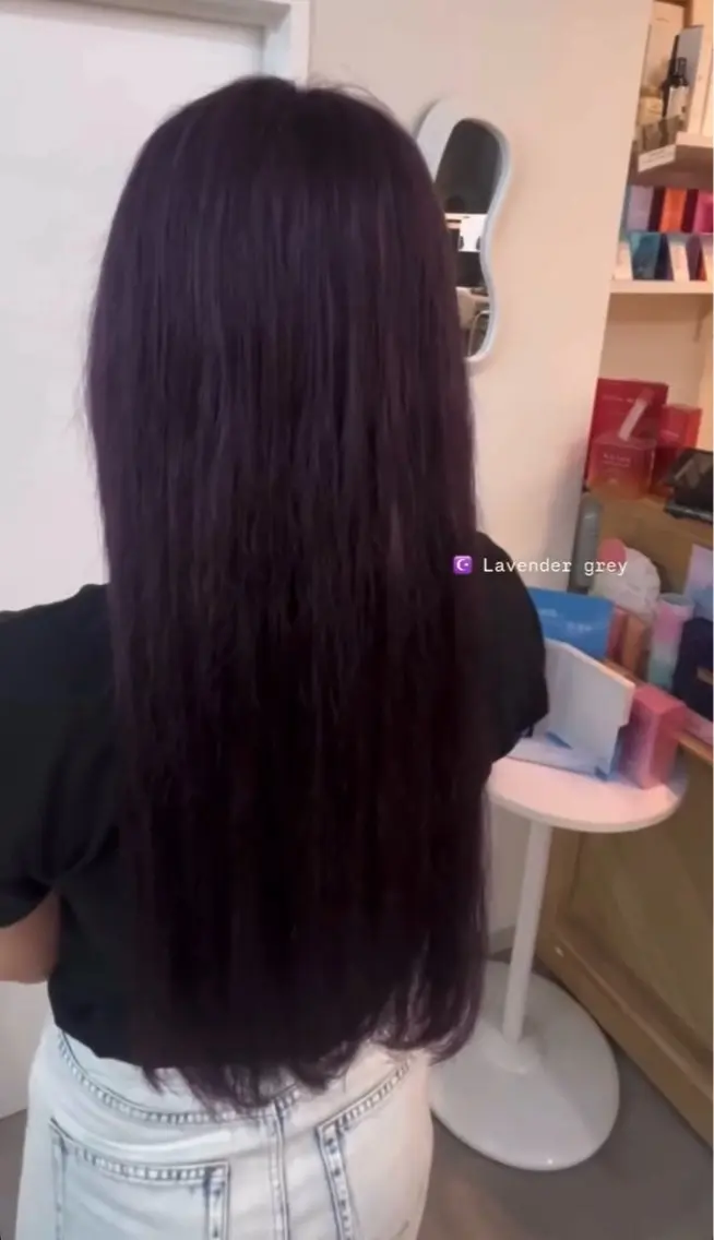 ロング カラー グレージュ ラベンダーカラー ラベンダーグレージュ ラベンダーグレー ヘアカラー トリートメント Koharu🍓/ 透明感カラー/艶髪のヘアスタイル