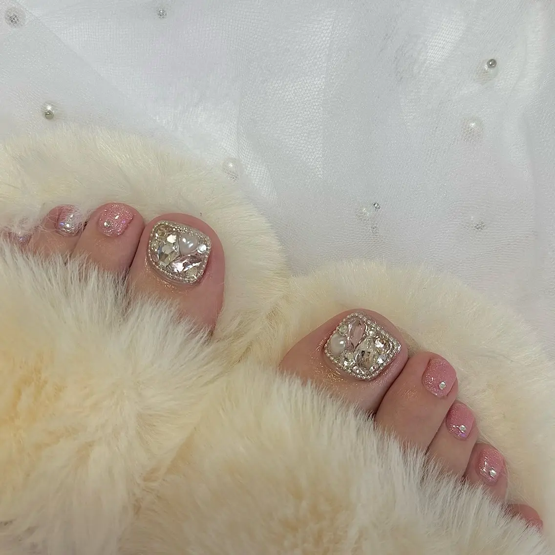 ネイル フットネイル キラキラネイル 夏ネイル H nailのネイルデザイン