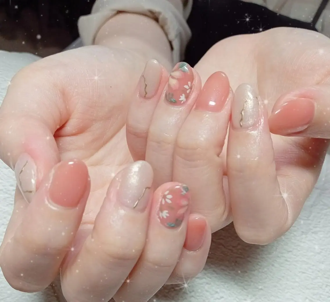 ネイル フラワーネイル キラキラネイル 韓国ネイル 持ち込み ニュアンスネイル ハンドネイル flure de neige yukiのネイルデザイン