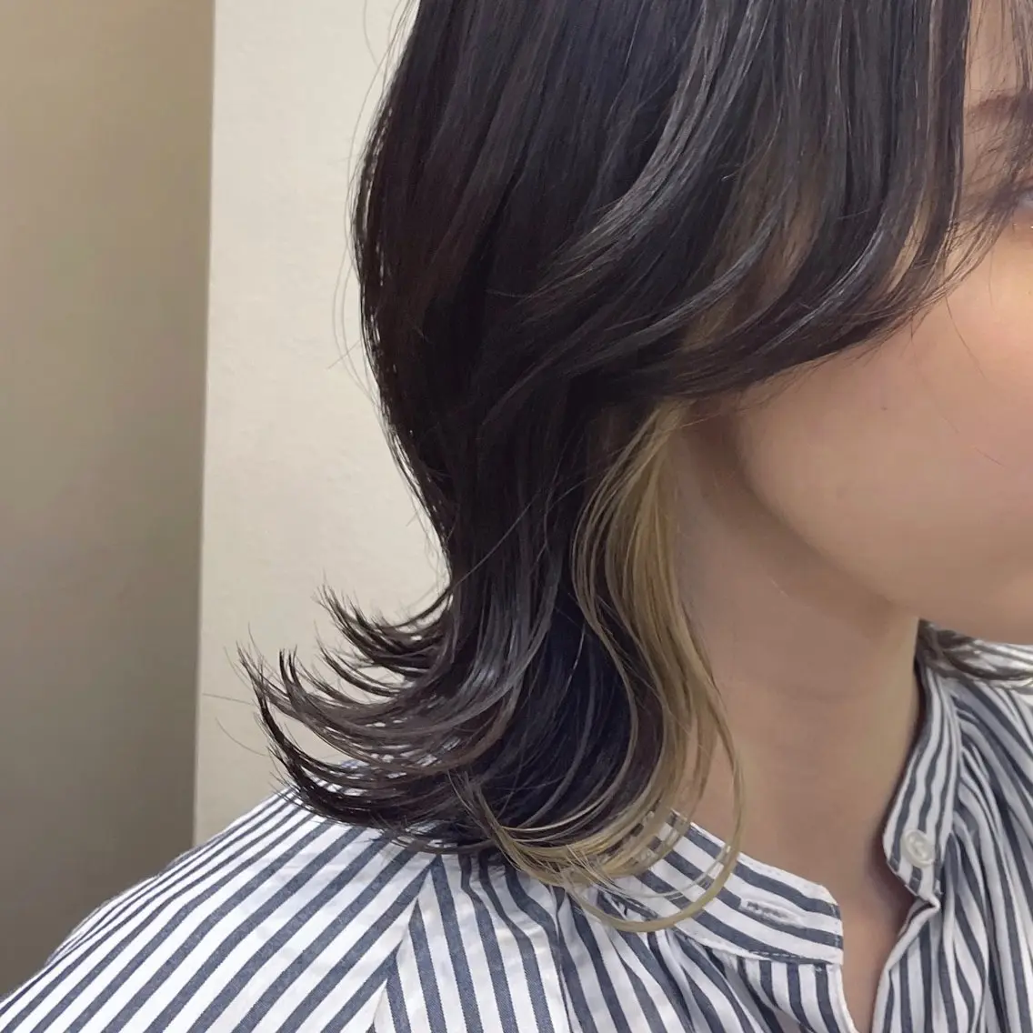 ミディアム カラー イヤリングカラー 奈良 明日香のヘアスタイル