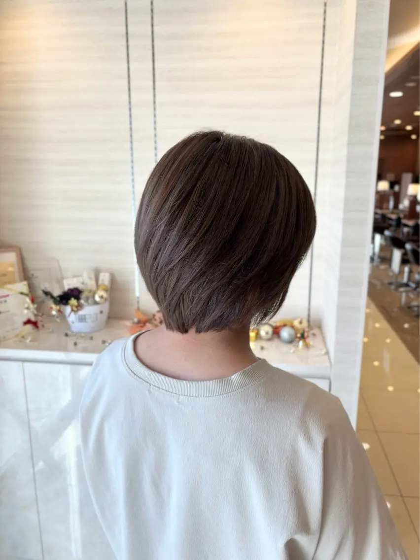 ショート カラー アッシュ ハイライトカラー ハイライト まい 静岡インター通りのヘアスタイル