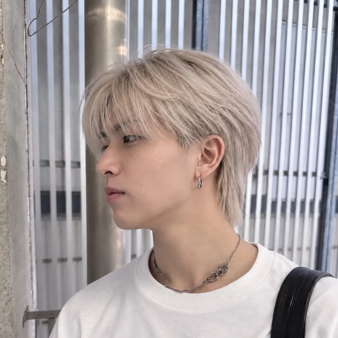ショート カラー メンズ メンズブリーチ メンズハイトーン メンズ韓国風 ベージュカラー ブリーチ カット ヘアカラー クボリョウ 吉祥寺/韓国ヘアのヘアスタイル