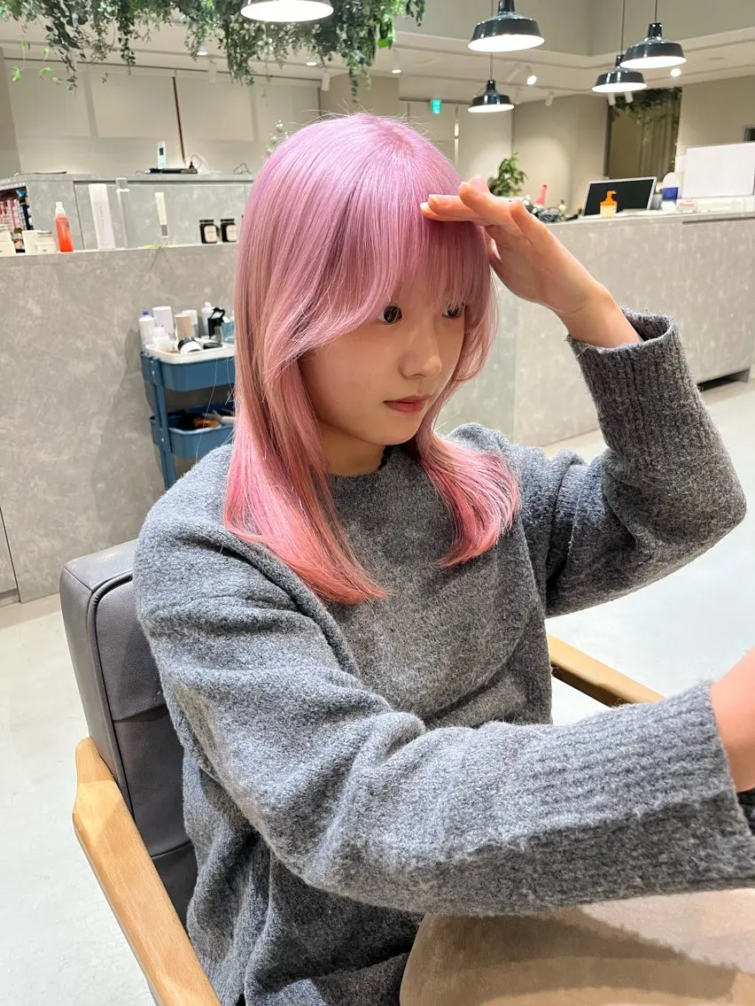 ロング くびれヘア 顔周りカット 韓国風ヘア レイヤーカット 似合わせカット 💫レイヤーカット✨ 透明感カラー工藤雄大のヘアスタイル