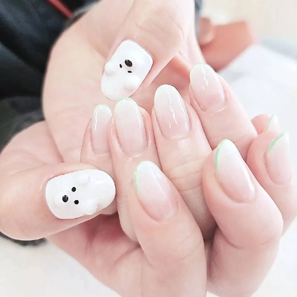 ネイル Nailsalon Wisteriaのネイルデザイン