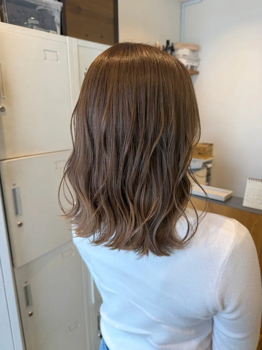 ミディアム カラー 透明感カラー ヘアカラー .sirohair momoka🫧のヘアスタイル