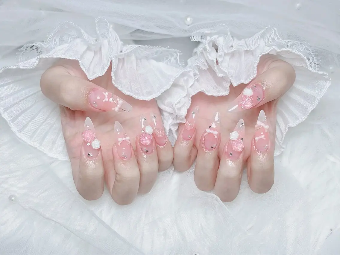ネイル チークネイル 長さ出し フレンチネイル ジェルネイル ガーリー Sora Nail Studioのネイルデザイン