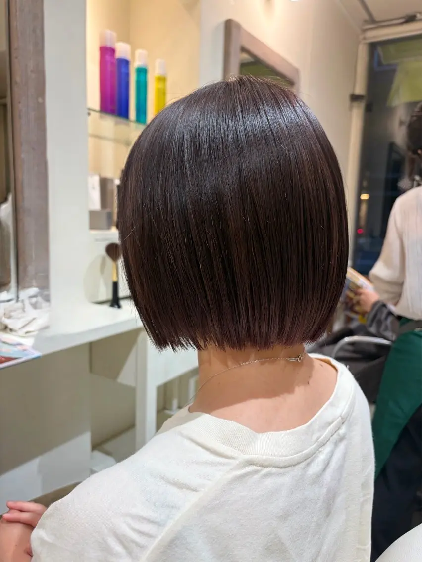 ショート ボブ カット ヘアカラー NICCOLO室見 Erinaのヘアスタイル
