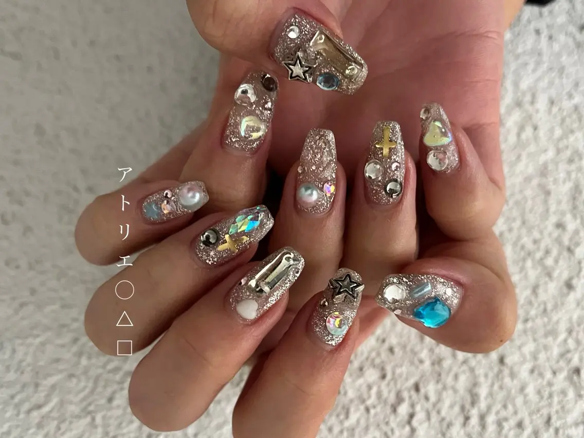 ロングネイルデザインアートお任せコース　※オフ込みの写真