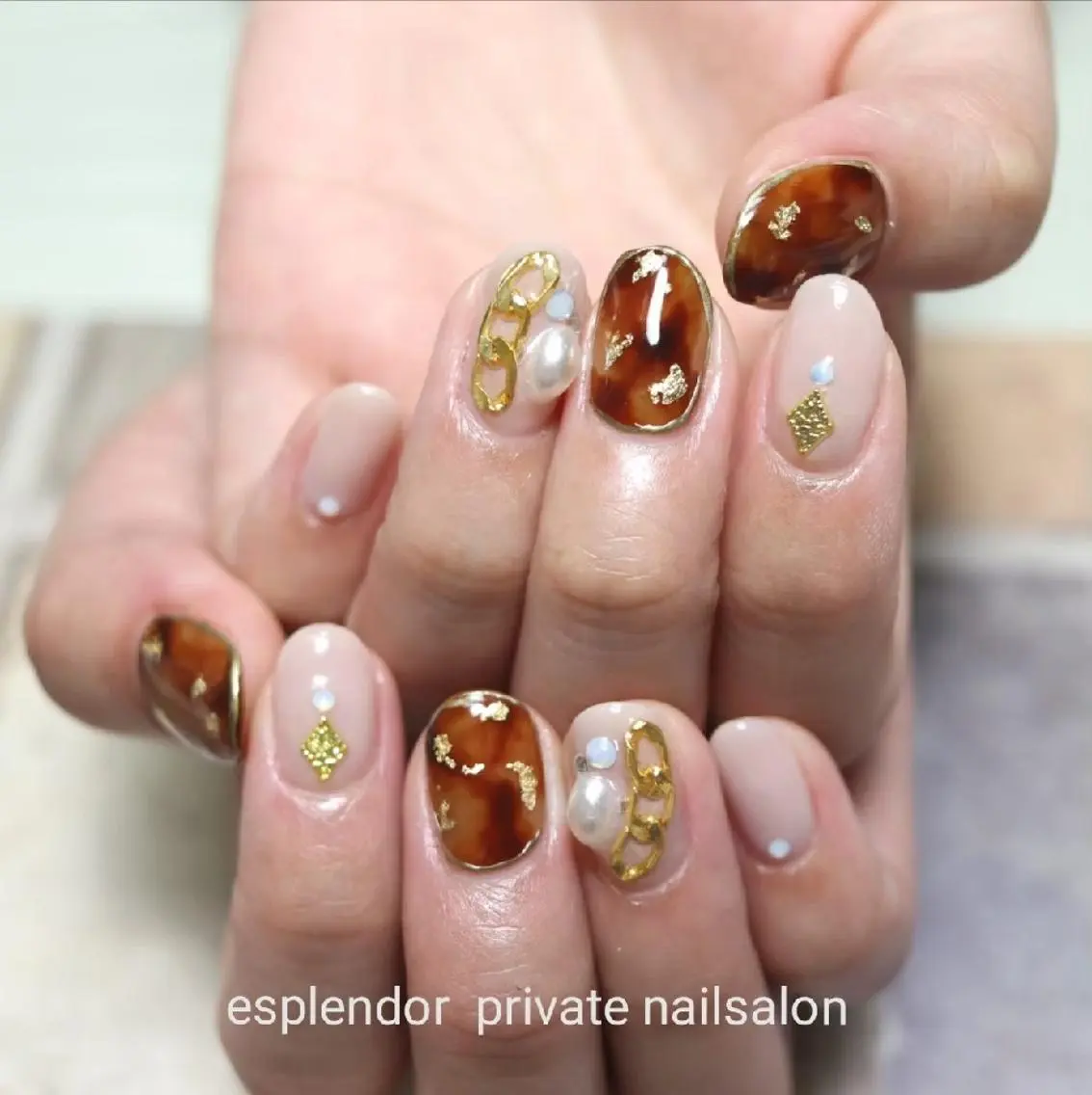 ネイル べっ甲ネイル ハンドネイル ハンドケア esplendor  小野寺のネイルデザイン