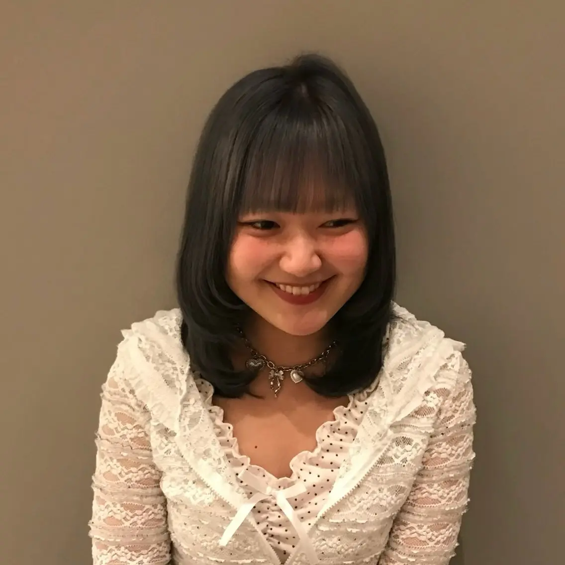 セミロング カラー lolonois / aikuのヘアスタイル