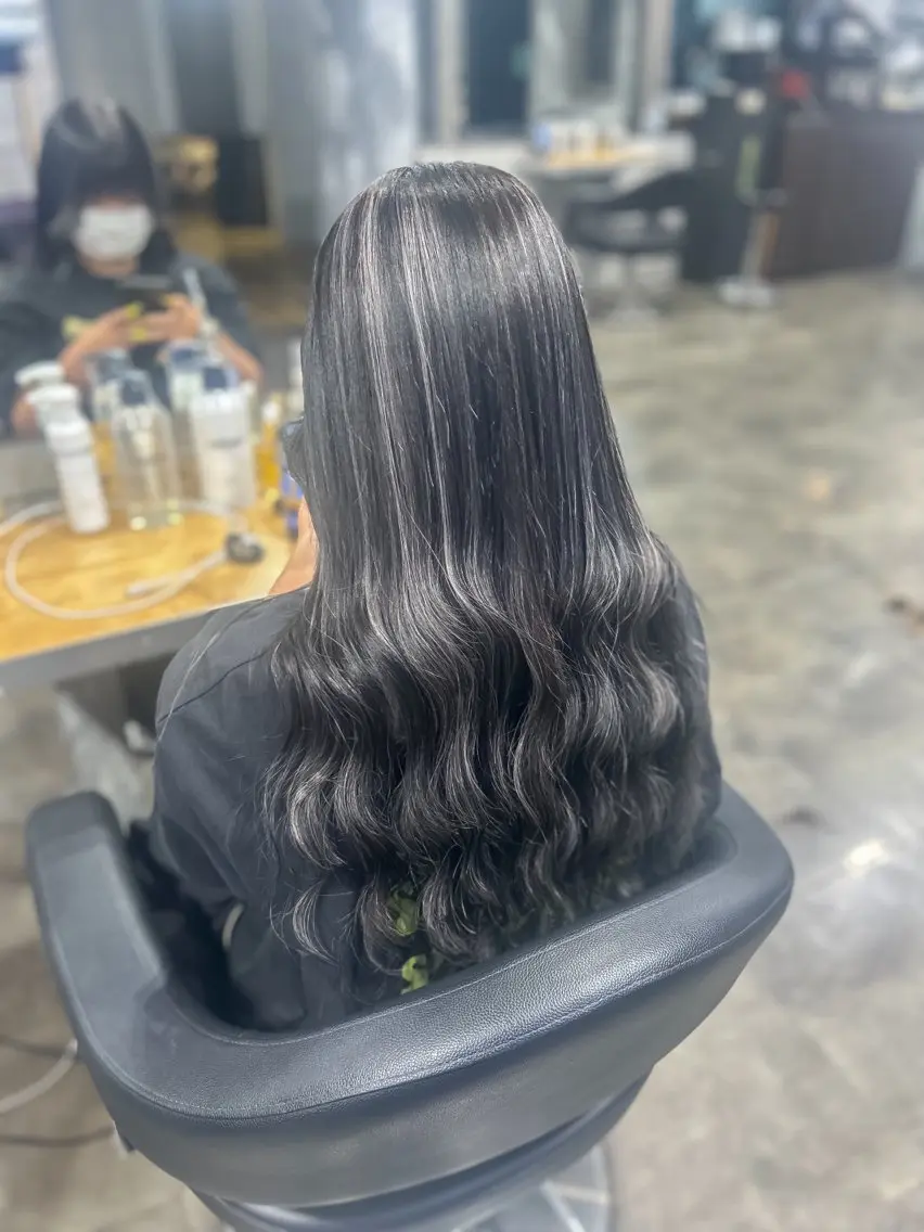 ロング カラー パーマ ヘアアレンジ メンズ メンズハイライト メンズハイトーン メンズメッシュ ハイライトカラー ハイトーンカラー 【縮毛矯正ブリーチ】 MANATO🌈のヘアスタイル