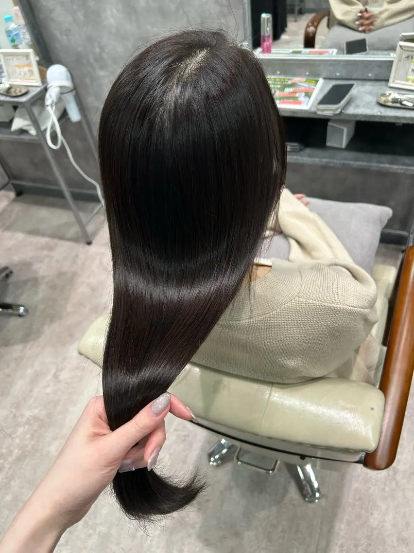 【🐬自然な仕上がりに🐬】髪質改善ナチュラルストレート+韓国カットの写真