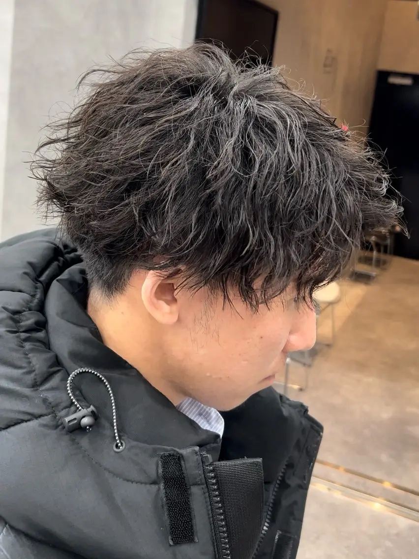 ショート カラー パーマ ヘアアレンジ メンズ キッズ ショートボブ メンズバレイヤージュ メンズブリーチ メンズハイライト メンズハイトーン カット パーマ トリートメント メンズヘアのカリスマ 北地 空のヘアスタイル