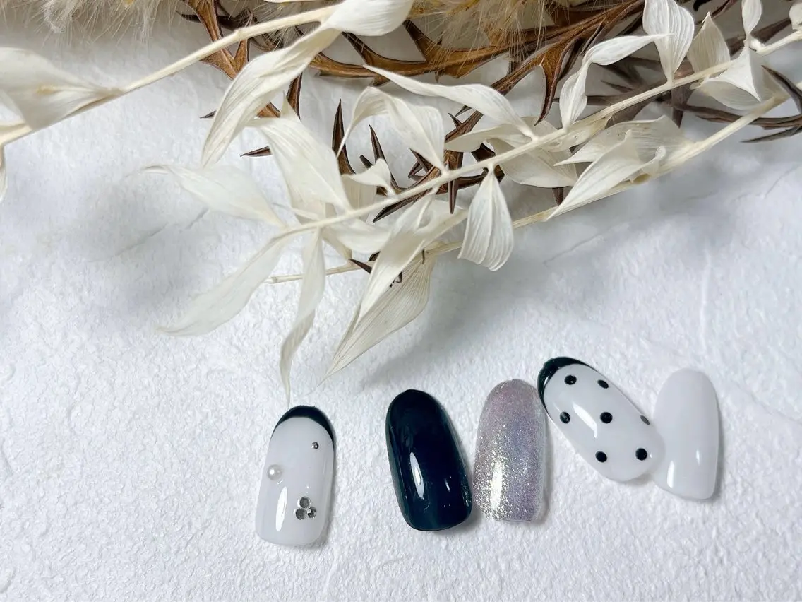 ネイル オーロラネイル フットネイル フレンチネイル ジェルネイル マグネットネイル kiki nail たまプラーザのネイルデザイン