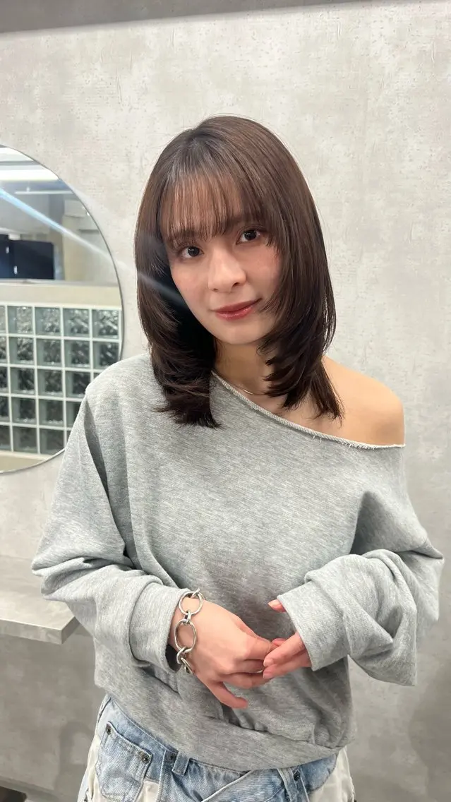 ミディアム カット ヘアカラー トリートメント RINA 【Loem】のヘアスタイル
