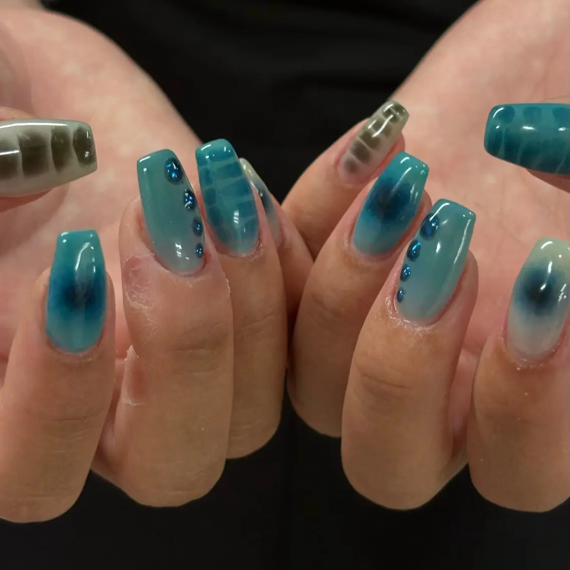 ネイル ハンドネイル フットネイル yuri / 個性派nailのネイルデザイン