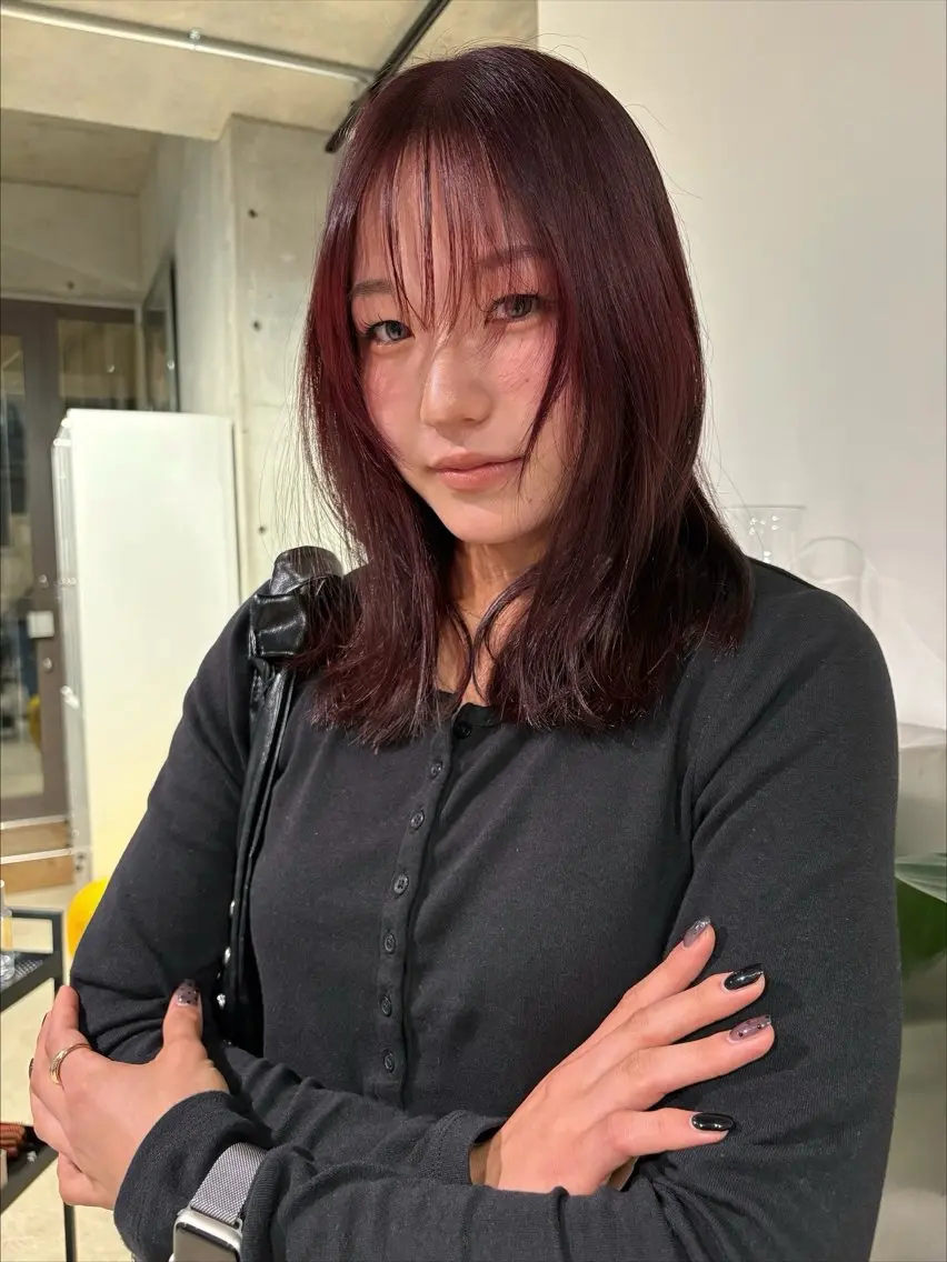 ミディアム 薄暮 マツイ　レンのヘアスタイル