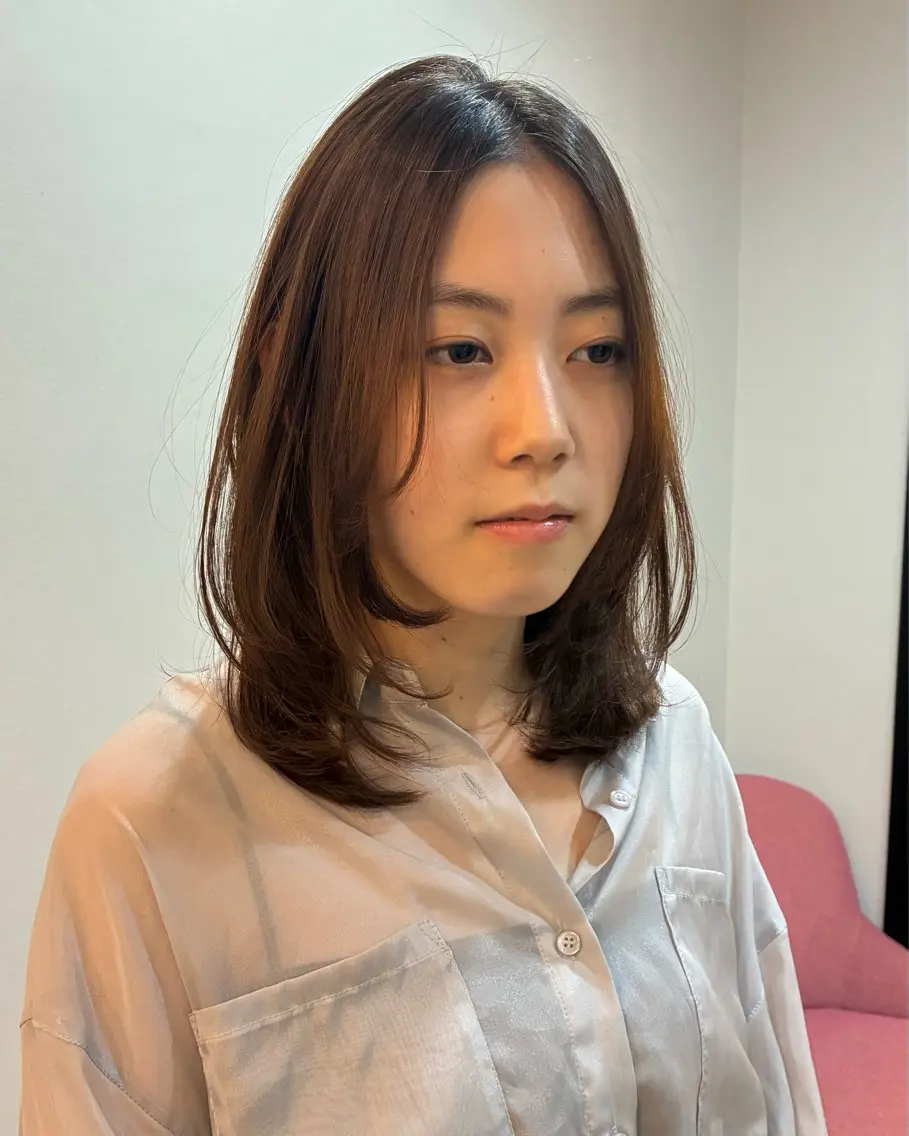ミディアム レイヤーカット 縮毛矯正 カット 縮毛矯正 柴田真衣 /ナチュラル/半個室のヘアスタイル