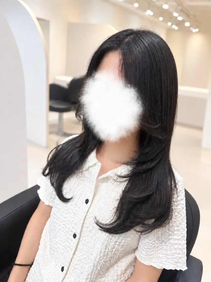 ミディアム カット Emuest心斎橋 SAKIのヘアスタイル