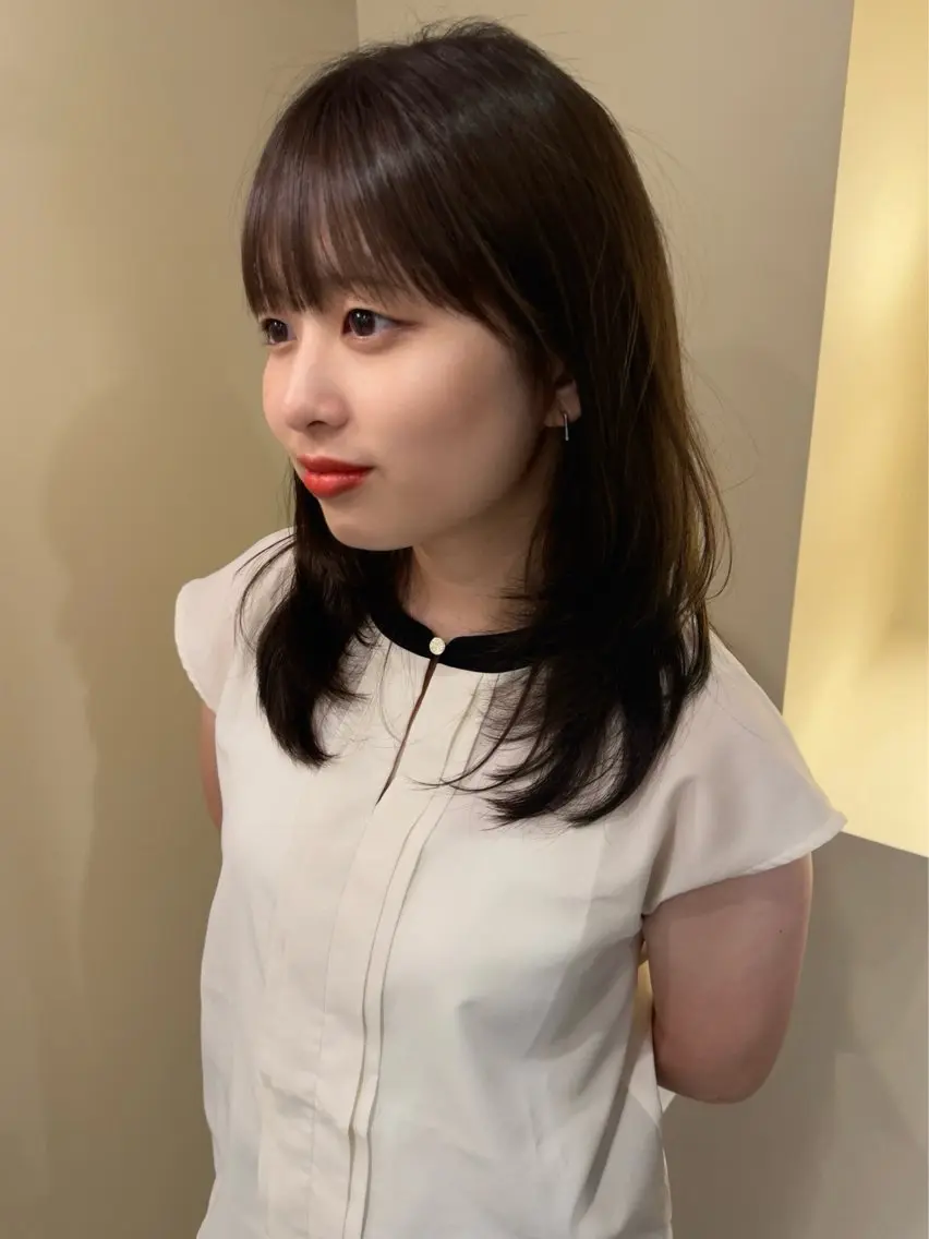 セミロング カラー shiro.kobe 森彩華のヘアスタイル