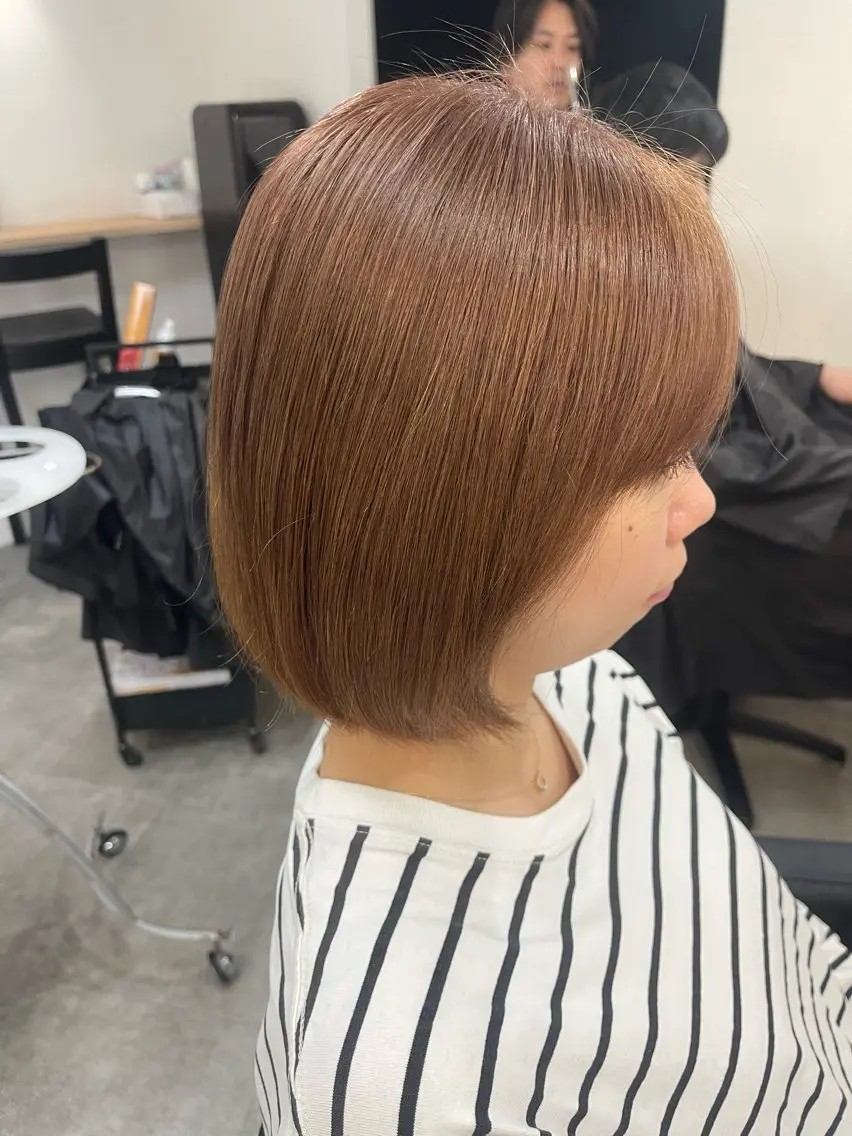 ショート ブリーチ縮毛矯正 LAFFYuiのヘアスタイル